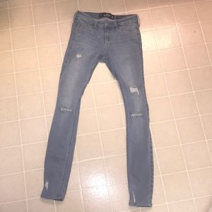 Cute light washed ripped jeggings